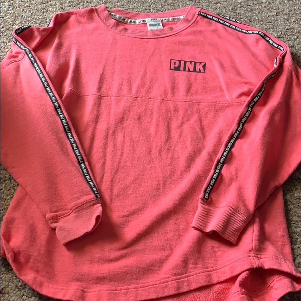 2 bundle Victoria’s Secret pink shirts!